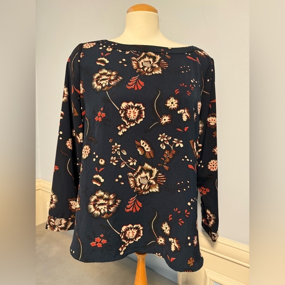 Cleo Petites - floral loose swing blouse